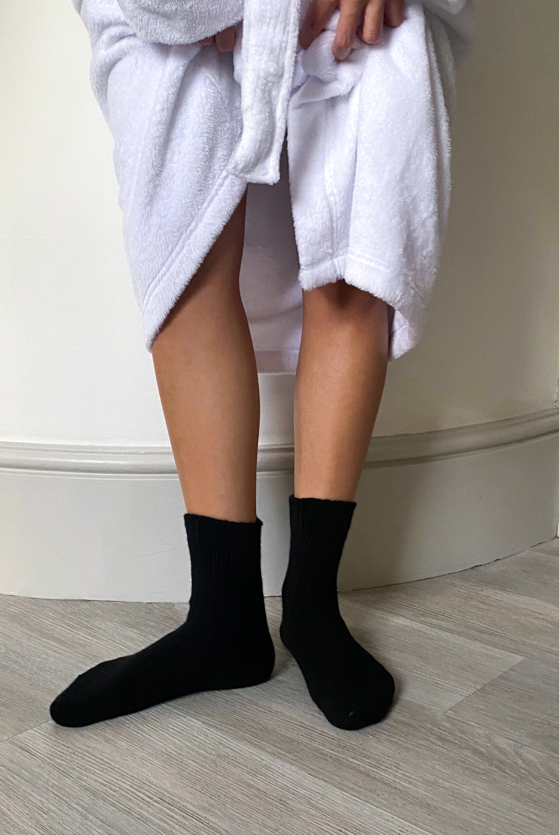 Premium Black Ribbed Cashmere Socks