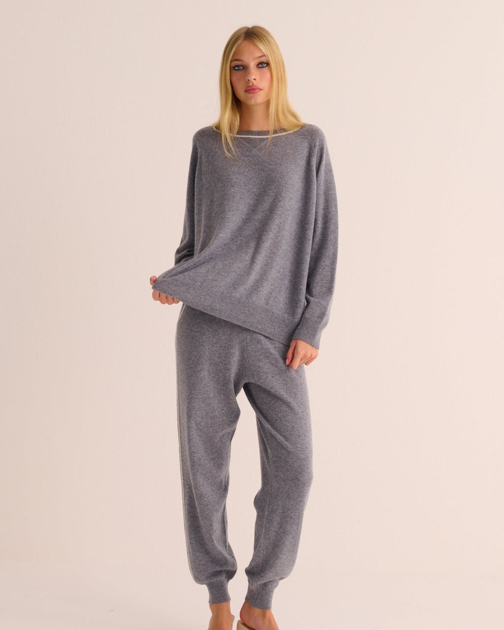 Silver Grey Cashmere Cuffed Ankle Joggers - Ivory Contrast