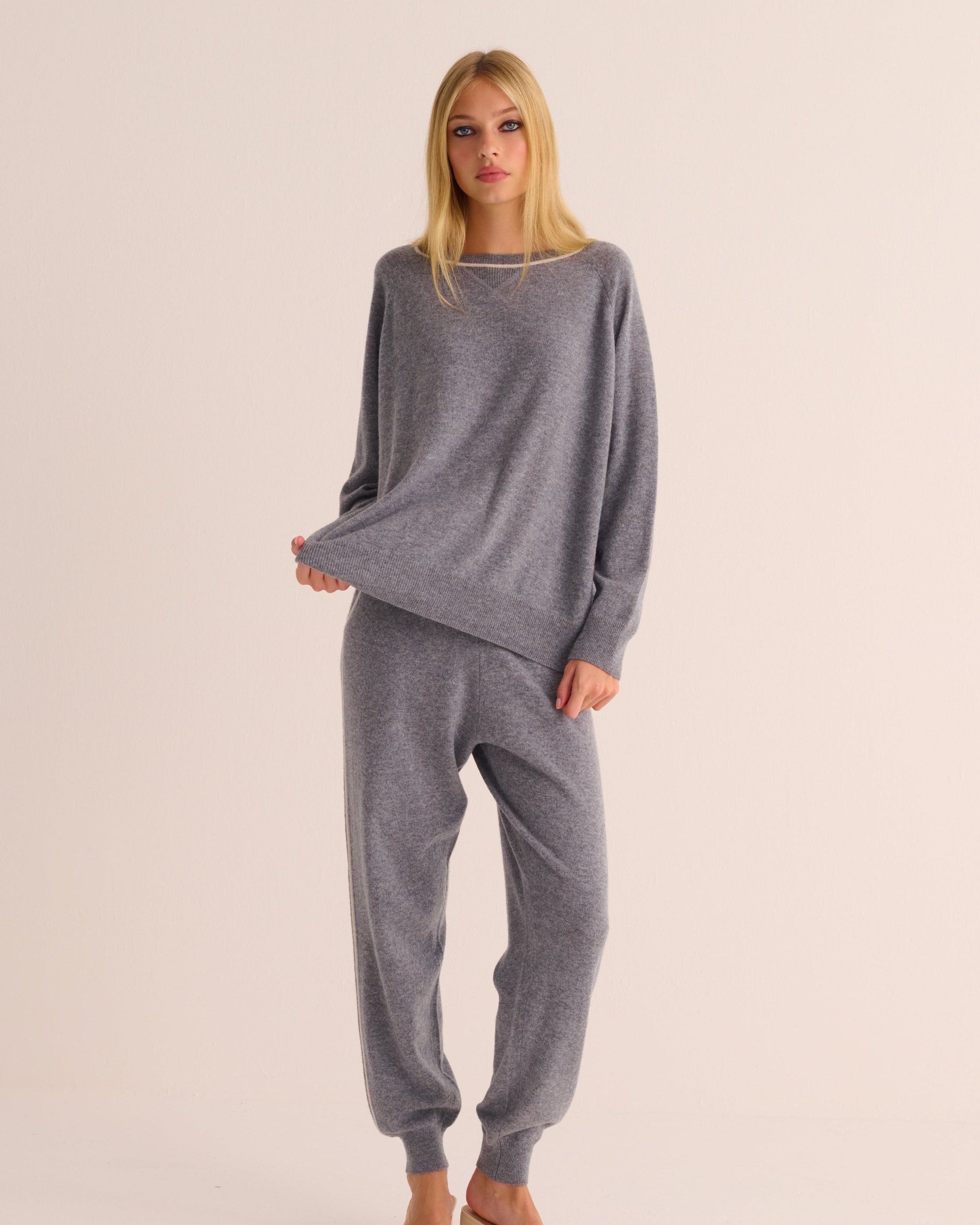 Silver Grey Cashmere Cuffed Ankle Joggers - Ivory Contrast