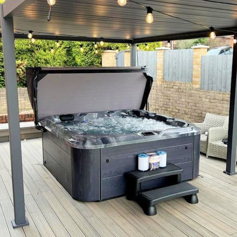 H2O 6000 Series Twin-Pump Plug & Play Hot Tub – 6 Seater