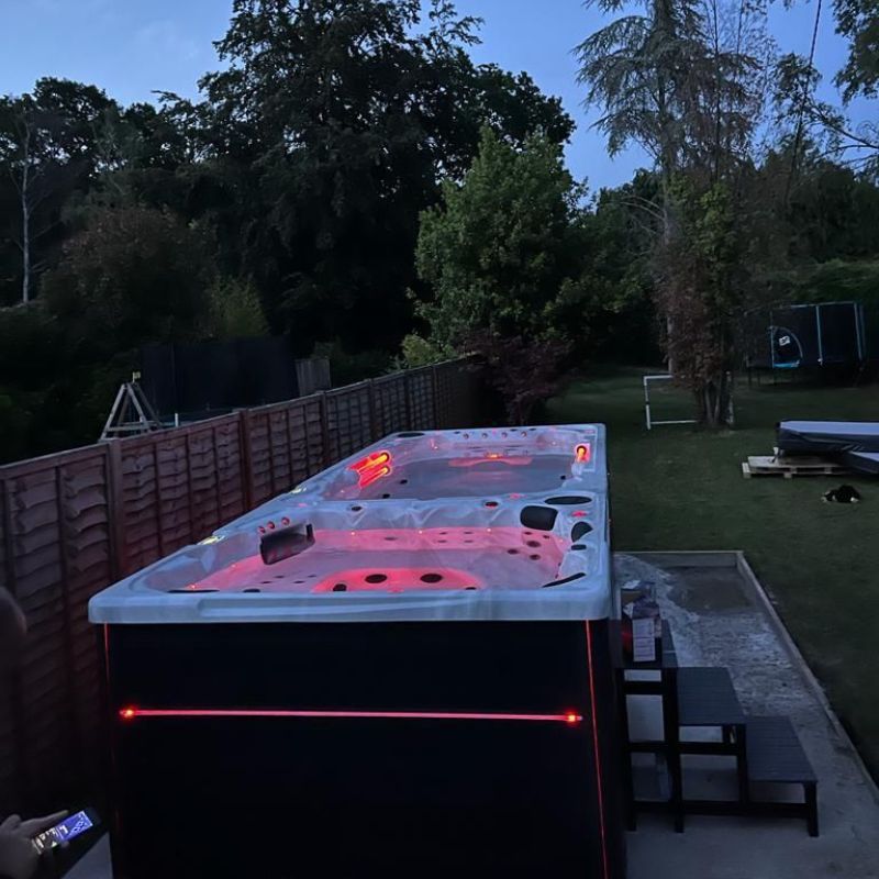 H2O Milano 6-Person Plug & Play Hot Tub