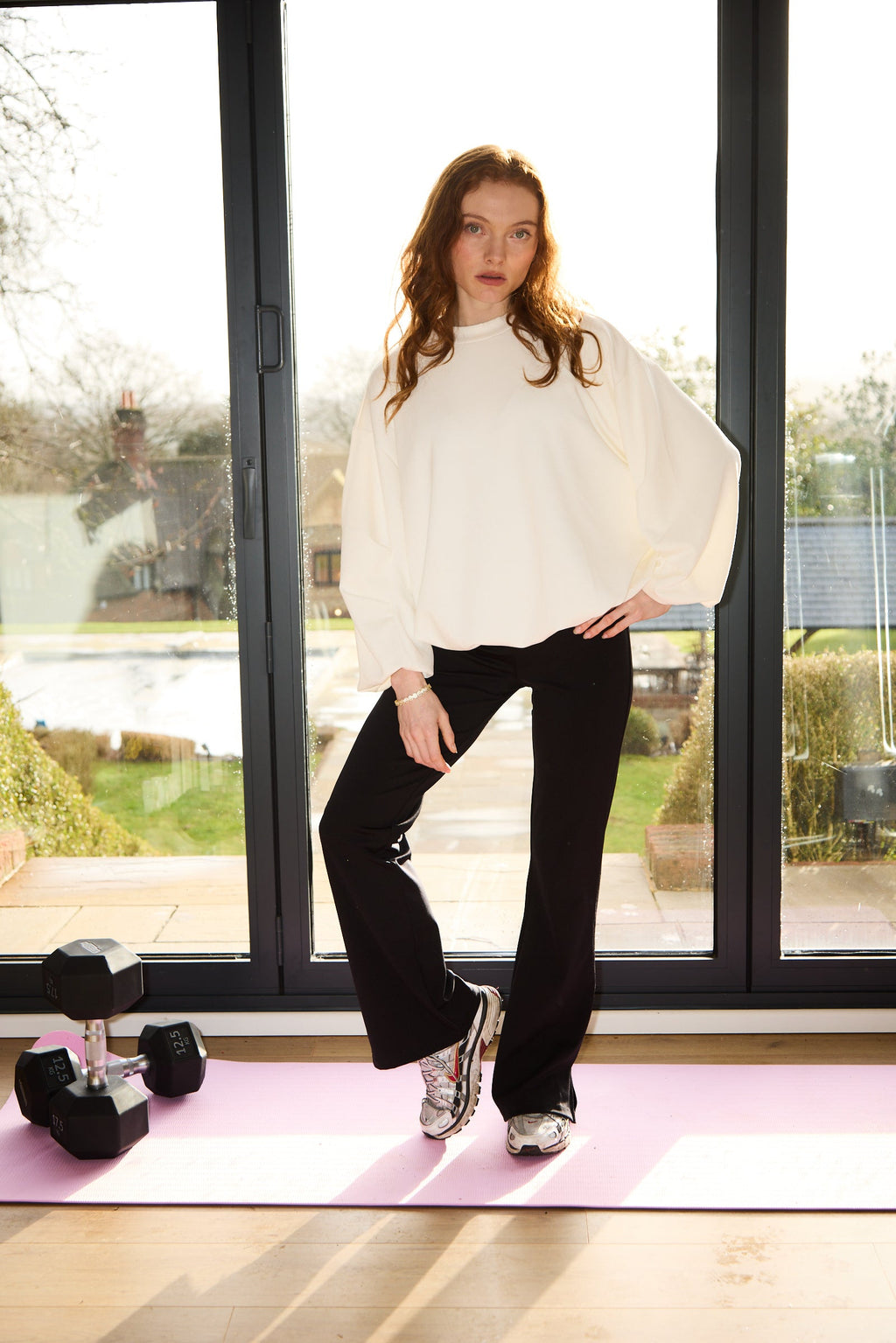 Soft Sculpt Hi-Stretch Kick Flare Leggings in Black