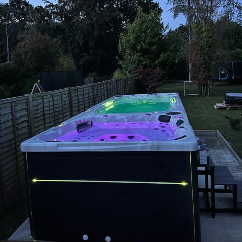 H2O Milano 6-Person Plug & Play Hot Tub