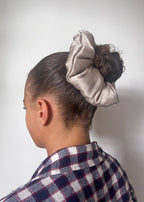Oversized Organic Stretch Silk Scrunchie - Soft Beige