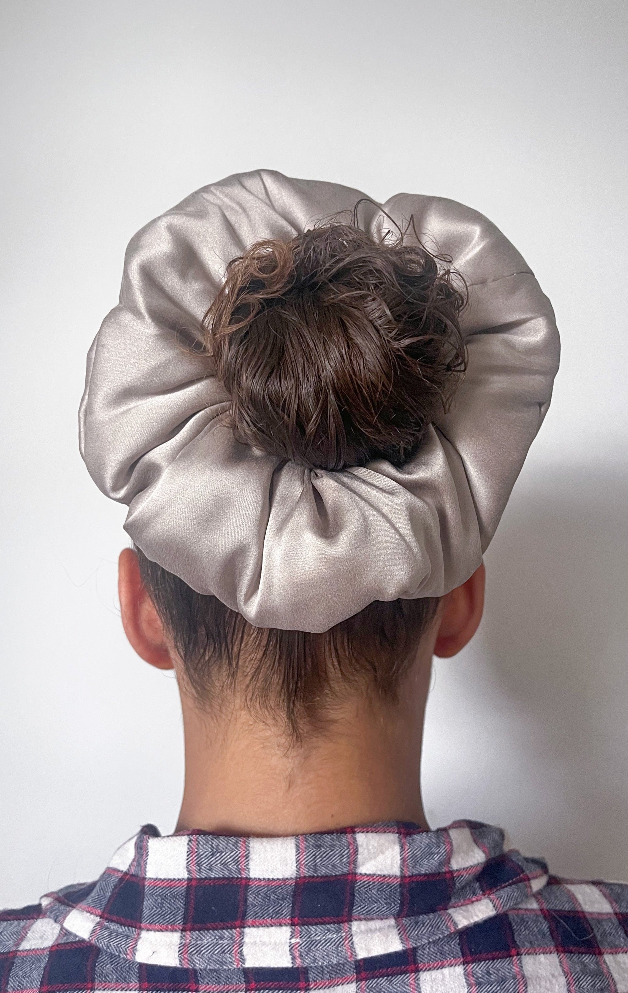 Oversized Organic Stretch Silk Scrunchie - Soft Beige