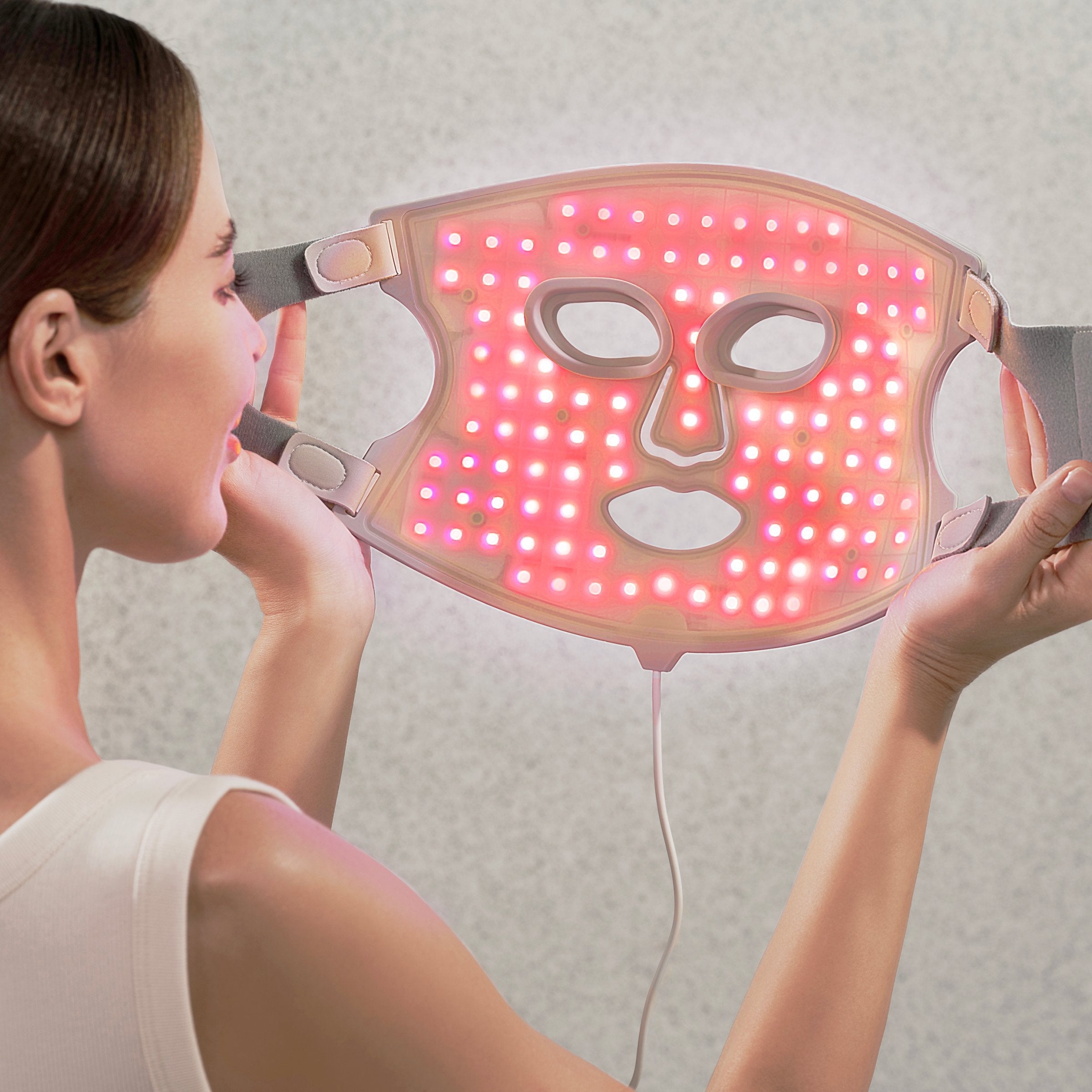 nanoleft_red-therapy-face-mask-2