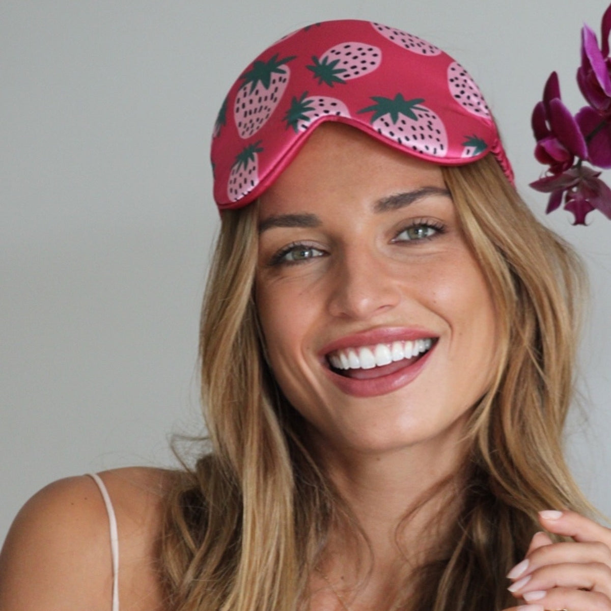 Strawberry Dreams Satin Sleep Mask - Cloud Padded
